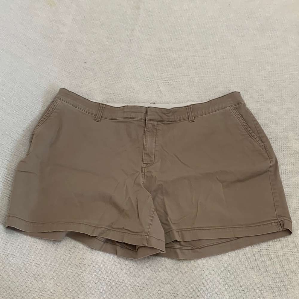 Beige Lane Bryant shorts. Size 22. Great condition.